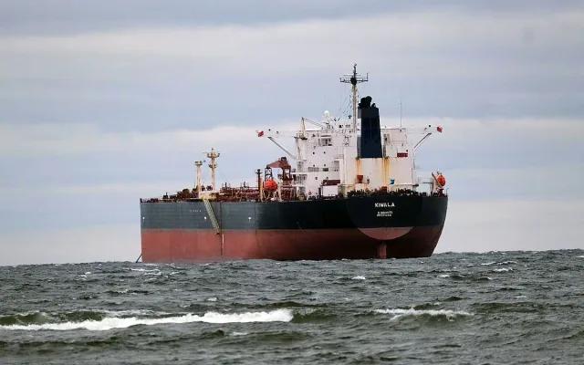 Тежък удар по Русия! Два милиона барела петрол дневно извън пазара