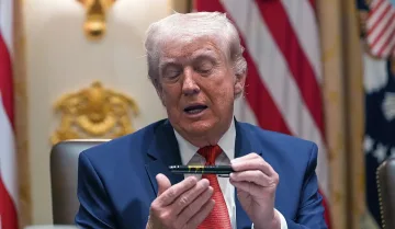 Безпрецедентно решение! Името на Тръмп се появява върху доларите