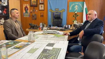 Кмет атакува Радев пред Борисов. Говори за „подмяна“