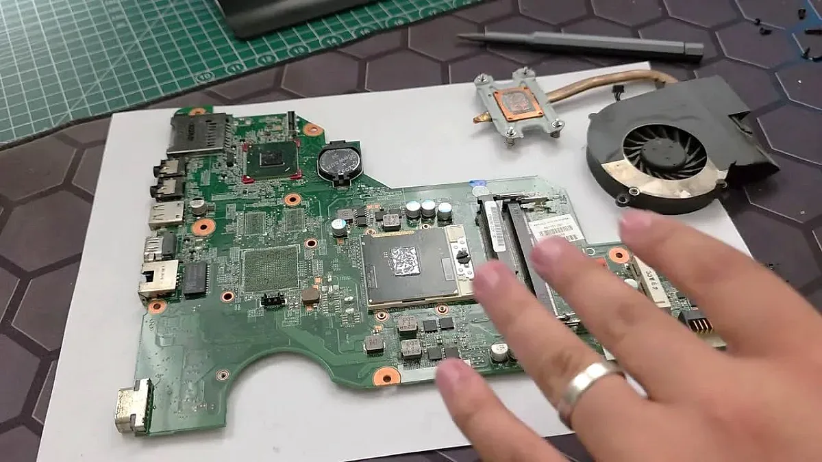 Колко злато може да извлечете от стар лаптоп и заслужава ли си?