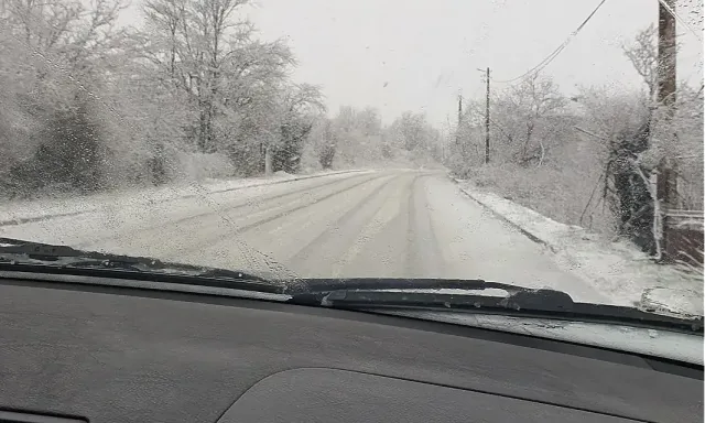 Снегът се върна. Времето полудява