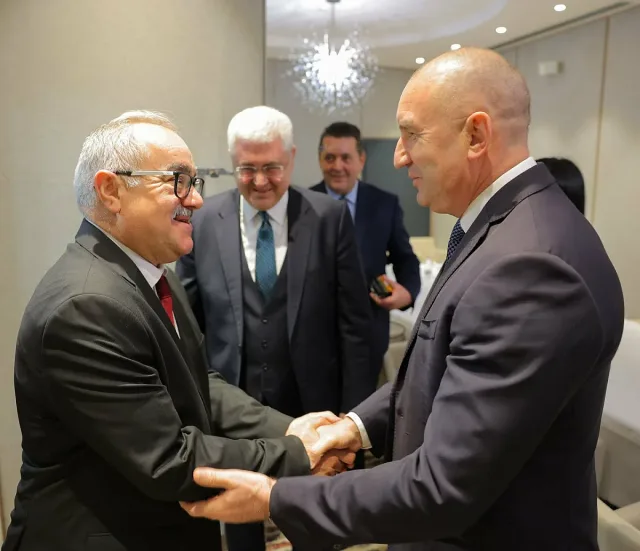 Радев на среща със стратегически инвеститор. Нов завод