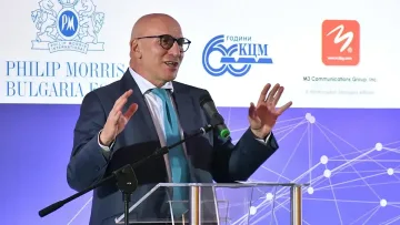 Пращаме рапъри в ЕС, а икономиката потъва