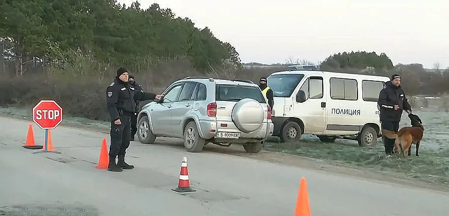 Полиция заварди цяла област! Тече извънредна акция