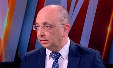 Николай Василев се ядоса: Държавата раздава пари без смисъл!