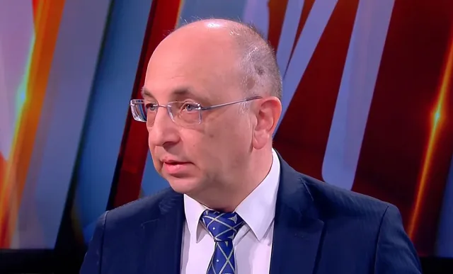 Николай Василев се ядоса: Държавата раздава пари без смисъл!