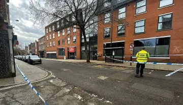 Кола се вряза в хора в Англия! Има тежко ранени