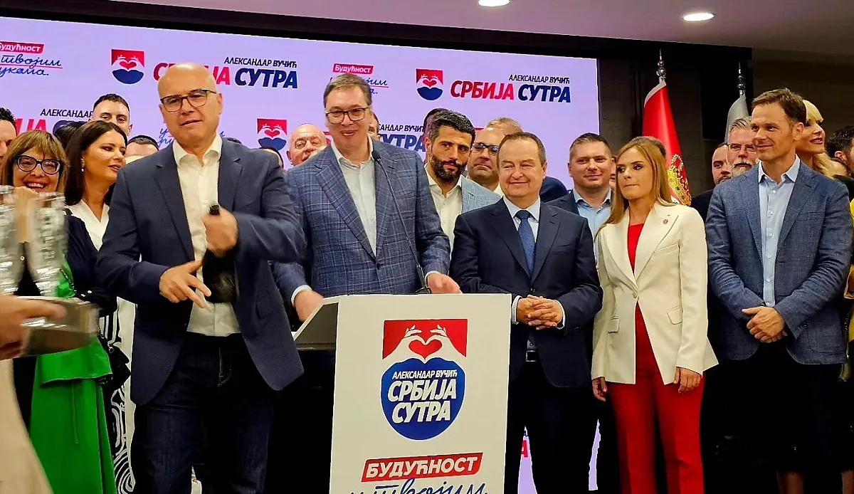 Партията на Вучич триумфира в Белград, опозицията е сразена