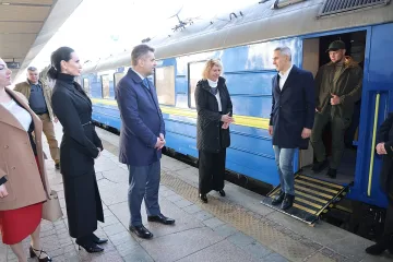 Гюров в Киев, среща се със Зеленски