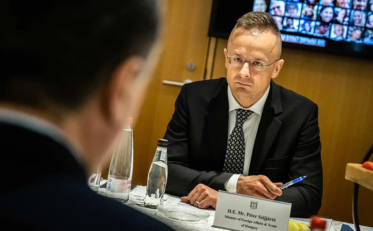 Нов тежък скандал с министър на Орбан и връзките с Москва