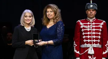 Йотова удостои НДК с Почетния знак на държавния глава