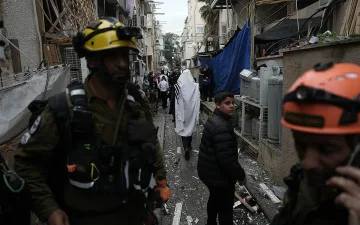 Кръв и сирени в Израел! Десетки ранени след ракетен обстрел