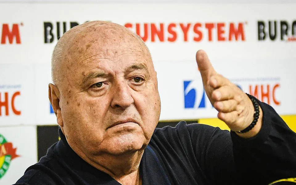 Венци Стефанов: Свалям шапка на собственика на ЦСКА