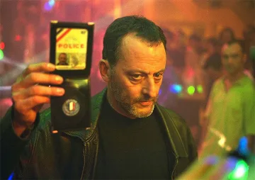 Мъж дал 195 000 евро – всички семейни спестявания на актьора "Жан Рено"