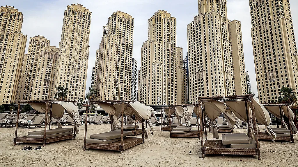 Войната удари брутално туристическата индустрия на Дубай 