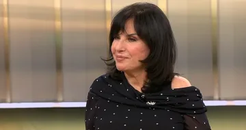 Кичка Бодурова се радва на първо внуче