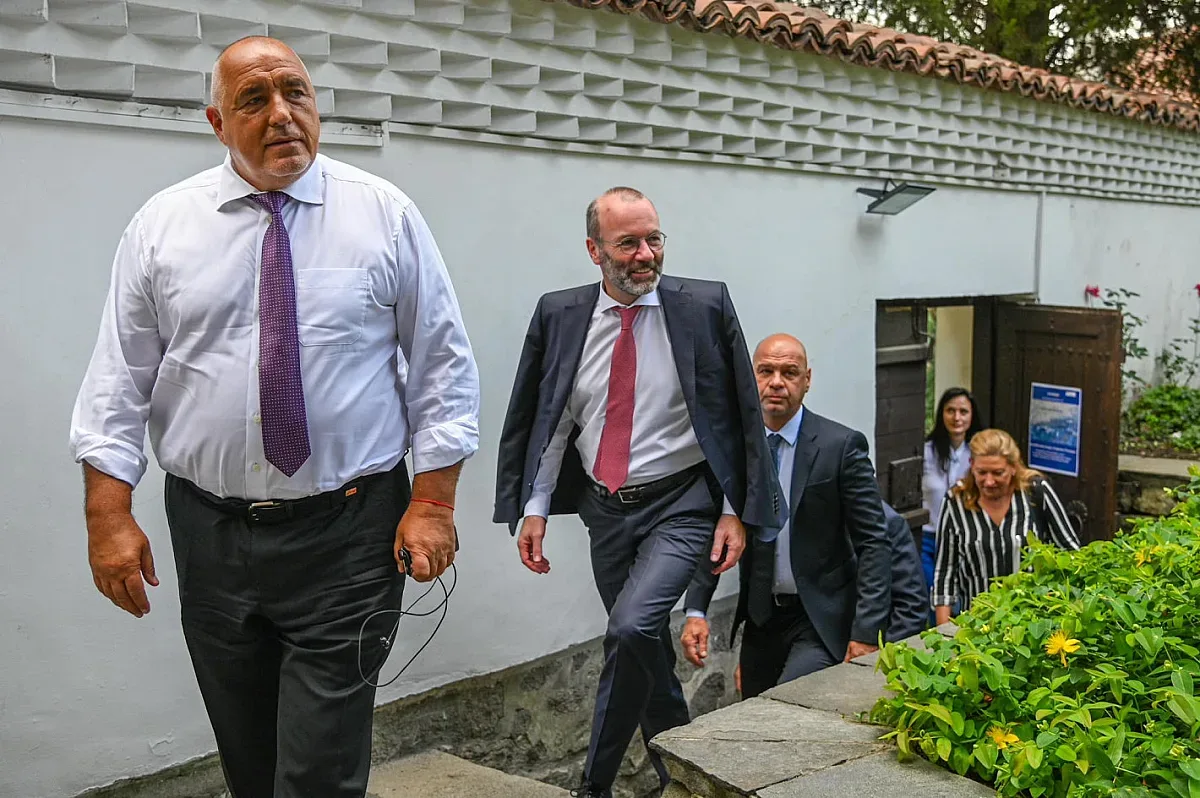 Борисов разходи шефа на ЕНП из Стария Пловдив (СНИМКИ)