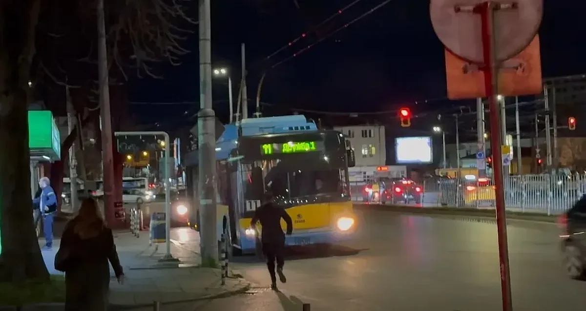 Невъзможно! Министър гони тролей у нас