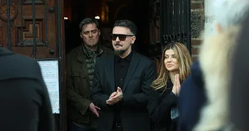 Изпратиха с аплодисменти Кирил Ампов (СНИМКИ)