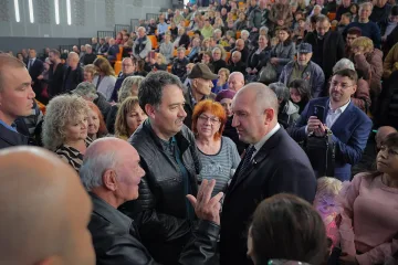 Радев се произнесе за въглищните централи и военните заводи