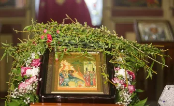 Над 330 хил. именици празнуват Цветница в цяла България