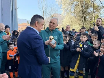 Христо Стоичков направи нещо уникално в Етрополе (СНИМКИ)