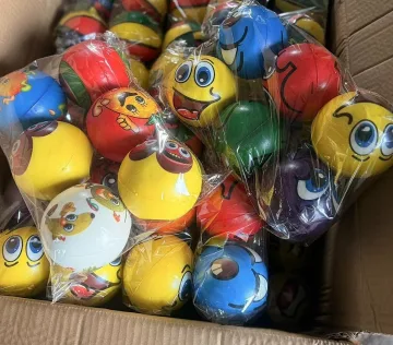 Хитра контрабанда през морето! Играчки, жетони и аксесоари скрити в кашони