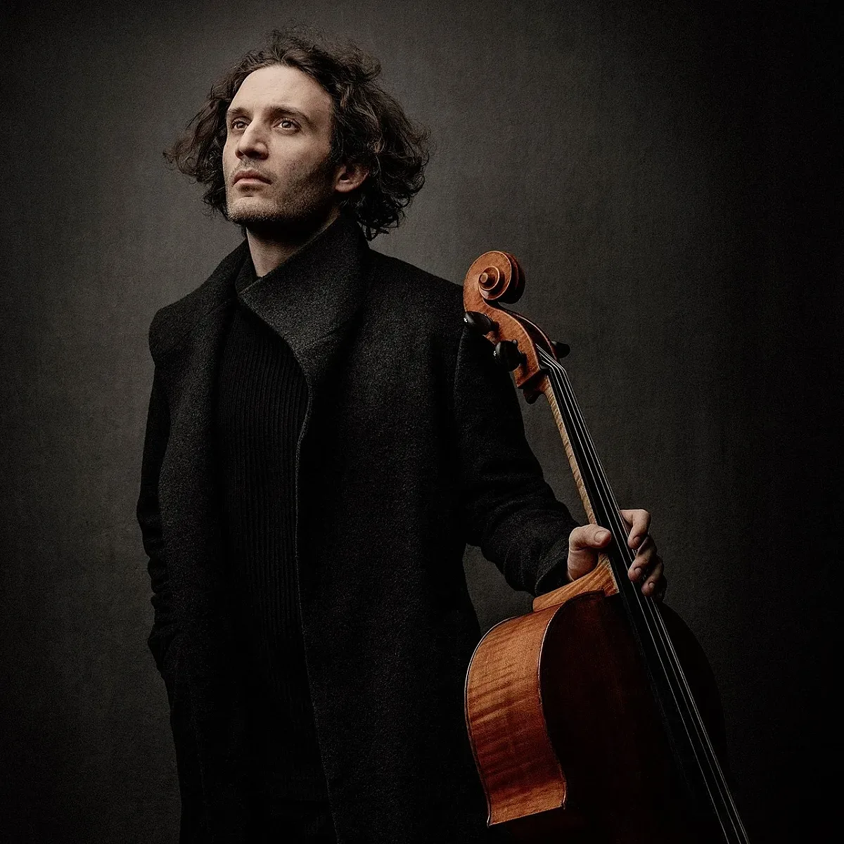 Световноизвестният виолончелист Николас Алщед прави своя дебют в София