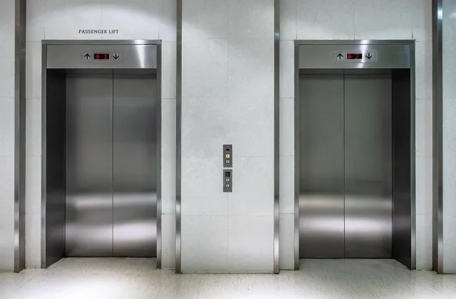 Имат ли право хората от първия и втория етаж да не плащат за асансьор