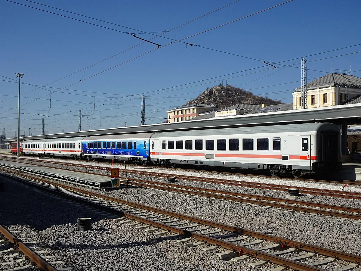 Великденски наплив по релсите. БДЖ пуска хиляди допълнителни места