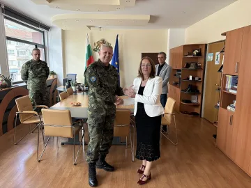 Приемственост и уважение: Казанлък изрази признателност към генерал Михайлов и посрещна генерал Георгиев 