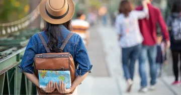 Пътешествия на всяка цена, дори и на кредит. Ето кой го прави