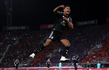 Вила лети към полуфинал, Фрайбург реши всичко още в първия мач