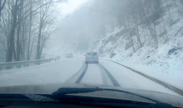 Обилен сняг изненада ключово място в България