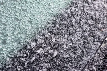 Мощна градушка порази наш град, последва кошмар