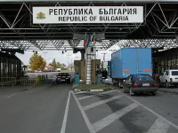 Интензивен трафик за камиони на Капитан Андреево