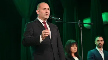 Радев с формула за овладяване на галопиращите цени