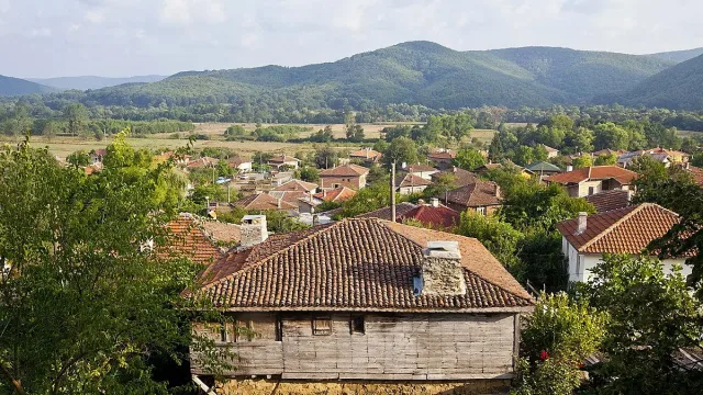 В селото на сенките телефоните замлъкват