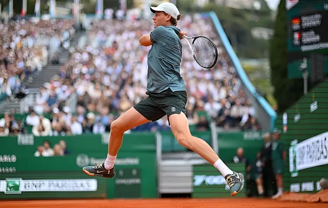 Синер размаза Зверев и предизвика Алкарас за трона в тениса