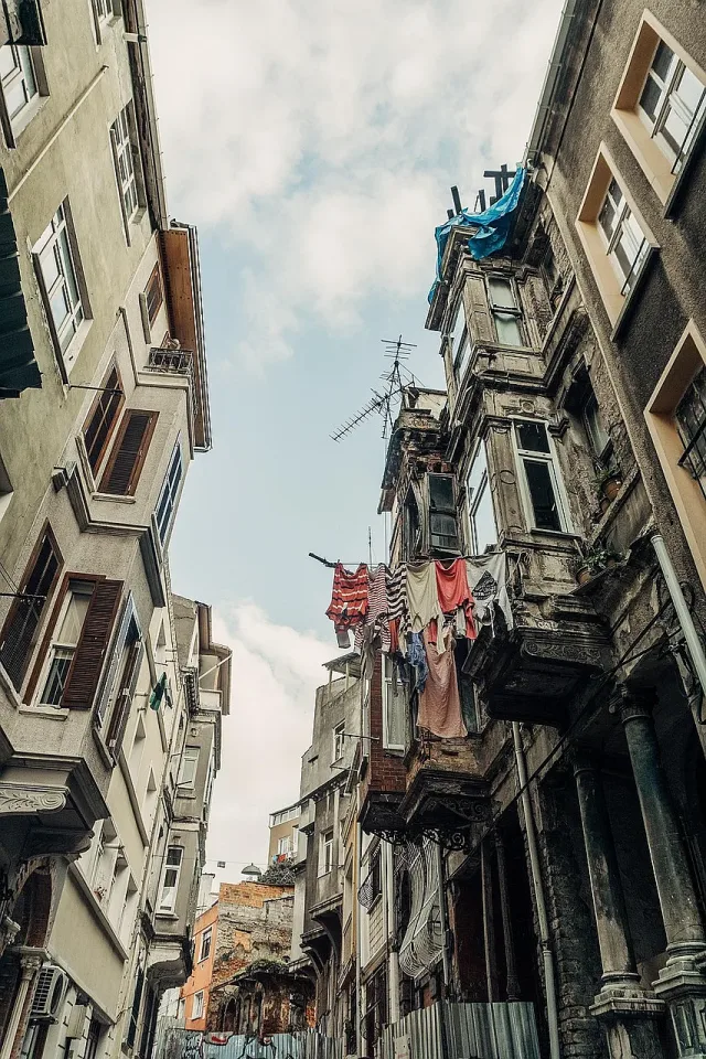  750 eвpo зa пpocтpянo пpaне, 300 ако ходиш по бански по улицата - нaй-cтpaннитe глoби в Иcпaния