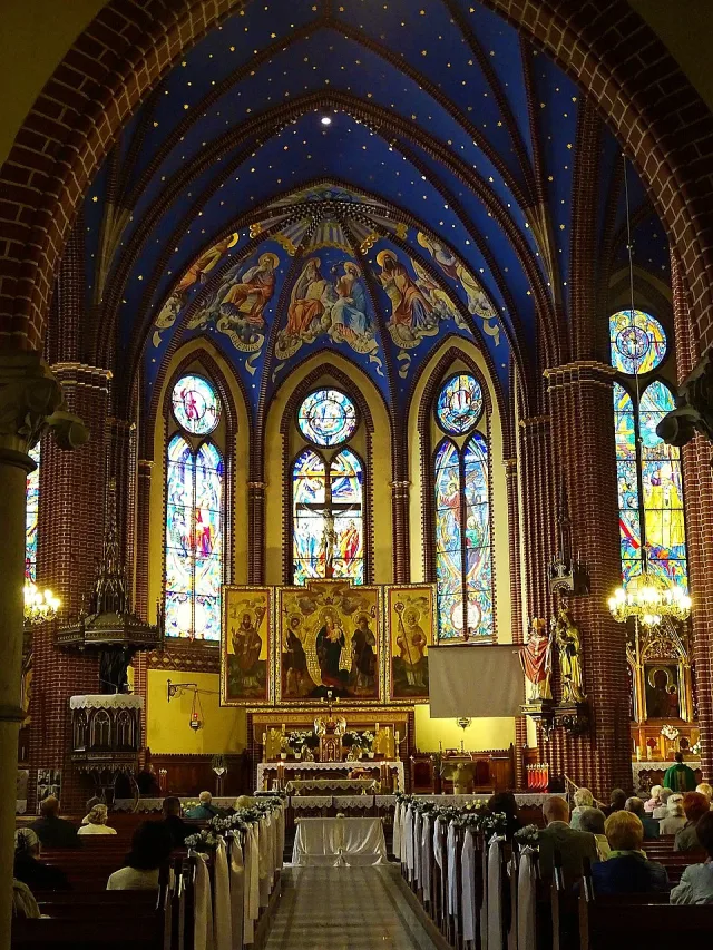 Светъл понеделник е! Момците „поливат“ момите с вода