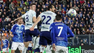 Интер възкръсна от 0:2 до 4:3 и избяга с девет точки