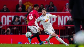 Лийдс шокира Манчестър Юнайтед на „Олд Трафорд“ след 45 години