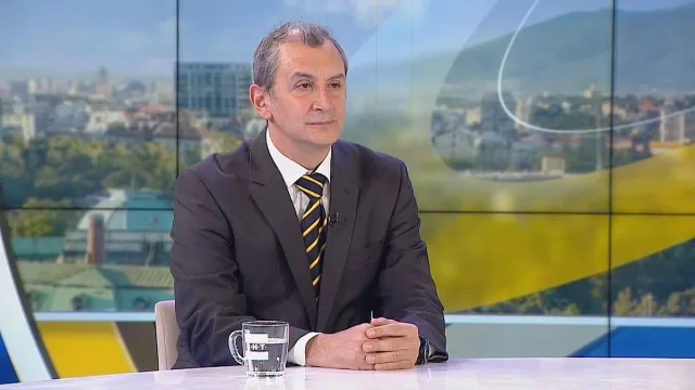 Здравният министър подкрепи скок на цените на пътеките с 25%