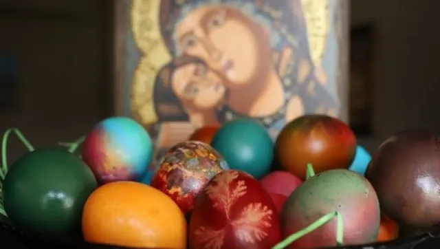 Светла сряда! Отново боядисваме яйца, не даваме пари назаем