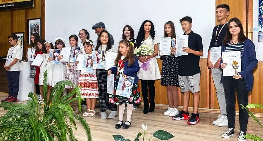 Млади таланти от 60 страни откриха изложба в Банско