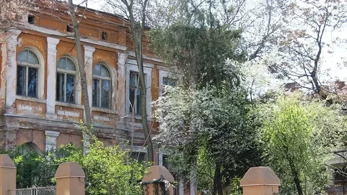 Нов живот за легендарна къща. Наш град ликува