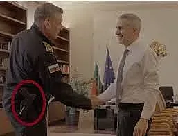 Цирк! Кой влезе с пистолет при Гюров