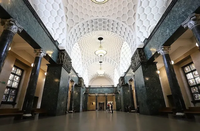 Сигнал за бомба изпразни Съдебната палата в София