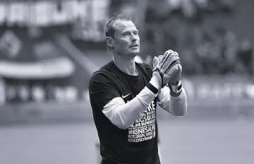 Кошмарен инцидент погуби знаменит вратар